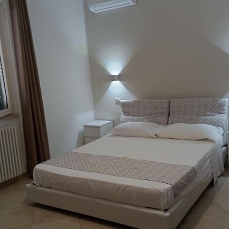 Viola Di Mare Rooms And Parking 테르몰리 외부 사진