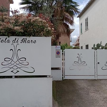 Viola Di Mare Rooms And Parking 테르몰리 외부 사진