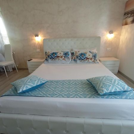 Viola Di Mare Rooms And Parking 테르몰리 외부 사진