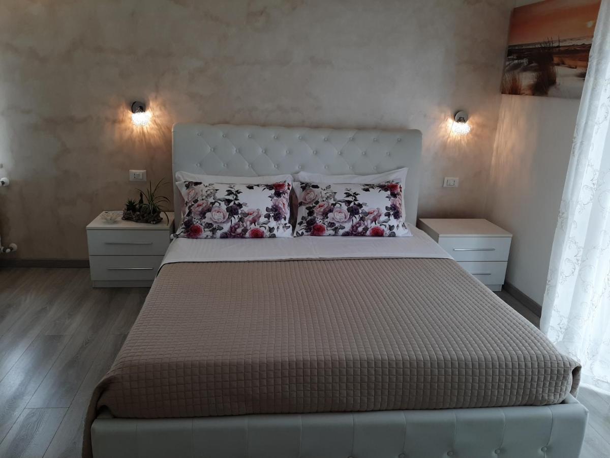 Viola Di Mare Rooms And Parking 테르몰리 외부 사진