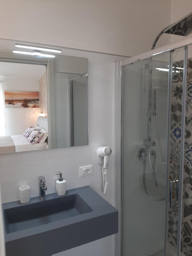 Viola Di Mare Rooms And Parking 테르몰리 외부 사진