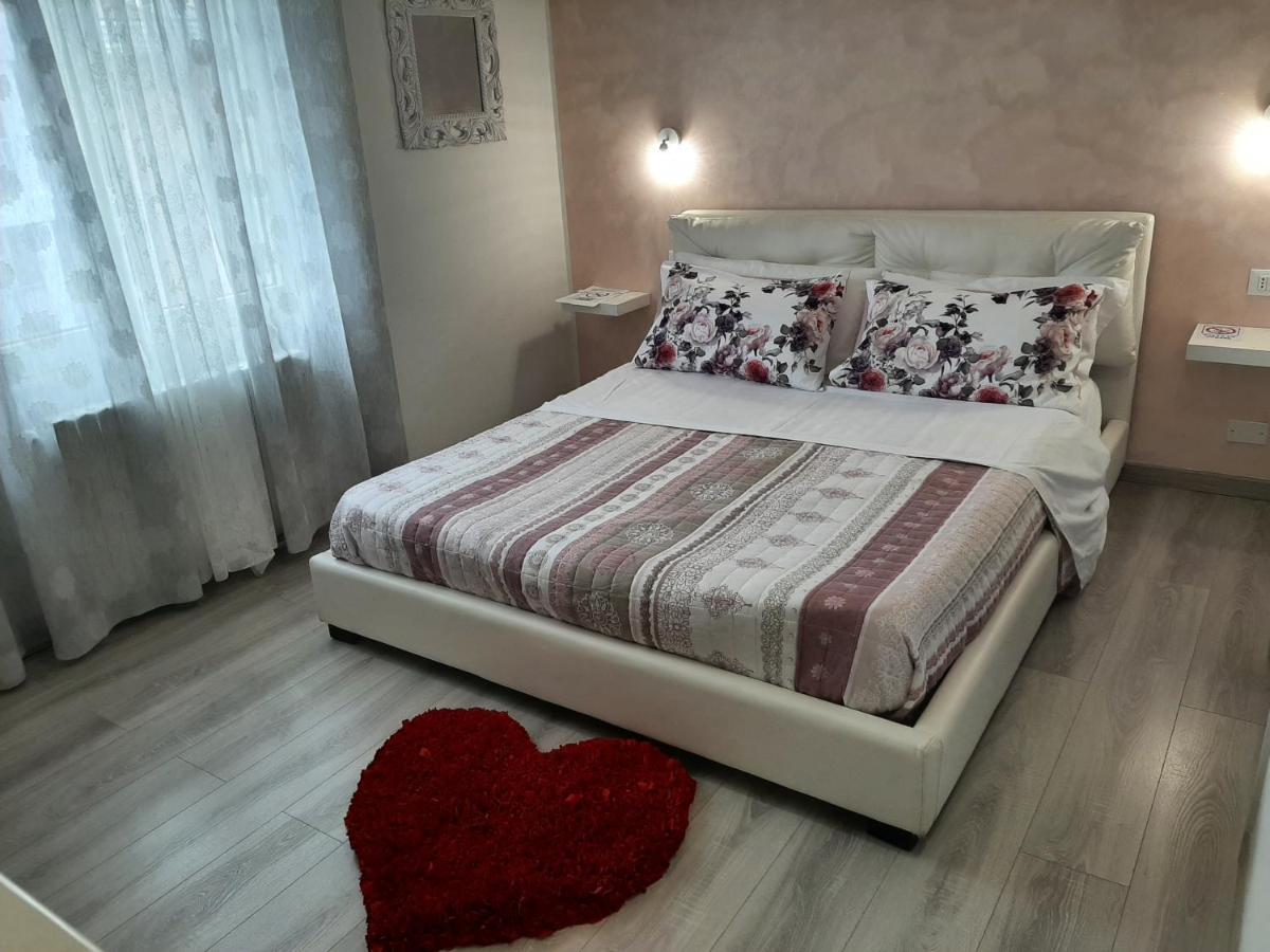 Viola Di Mare Rooms And Parking 테르몰리 외부 사진