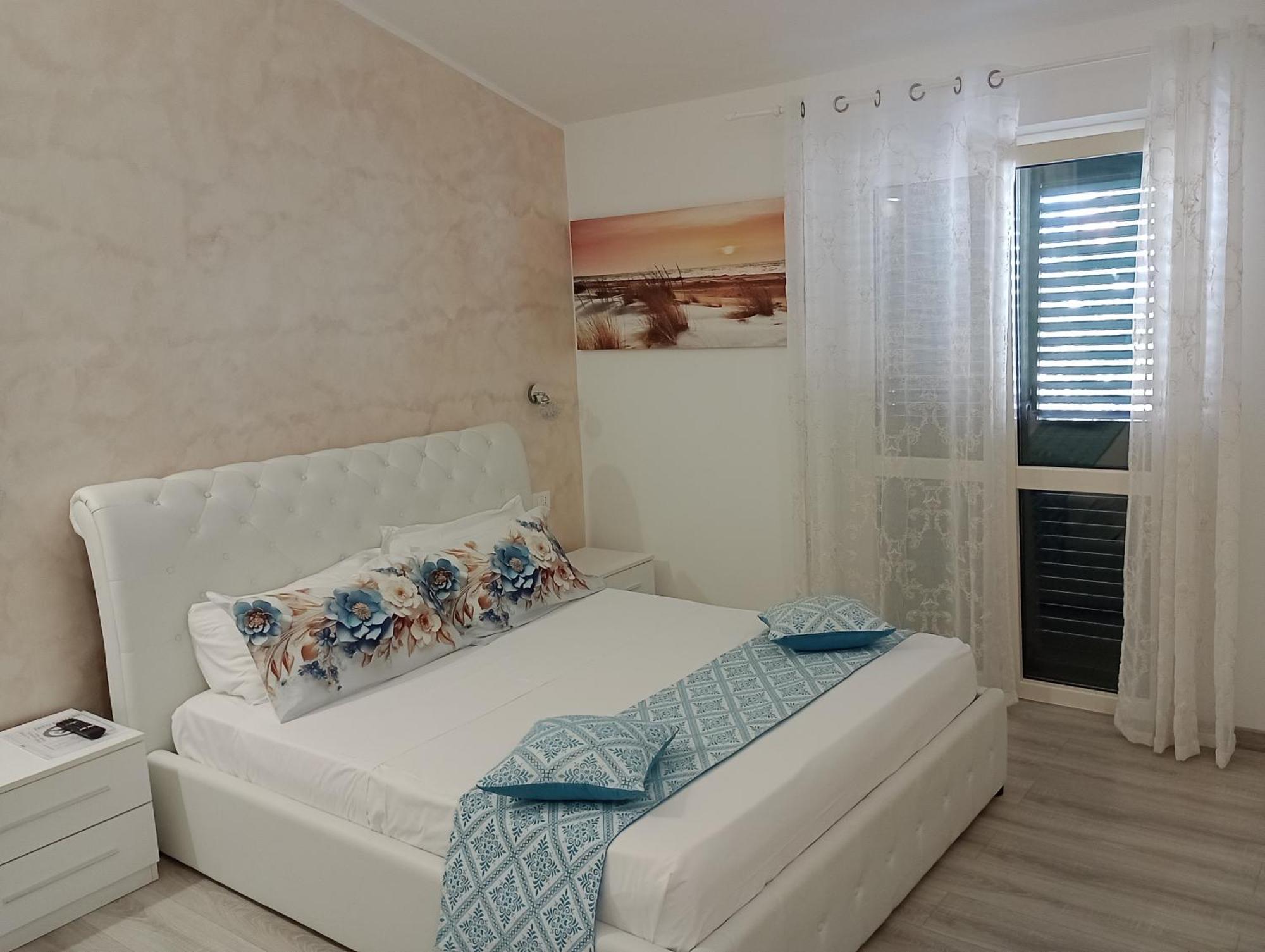 Viola Di Mare Rooms And Parking 테르몰리 외부 사진