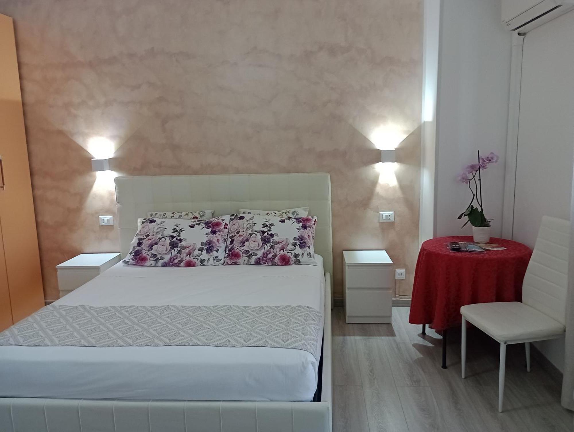 Viola Di Mare Rooms And Parking 테르몰리 외부 사진