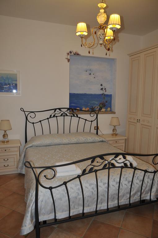 Viola Di Mare Rooms And Parking 테르몰리 객실 사진