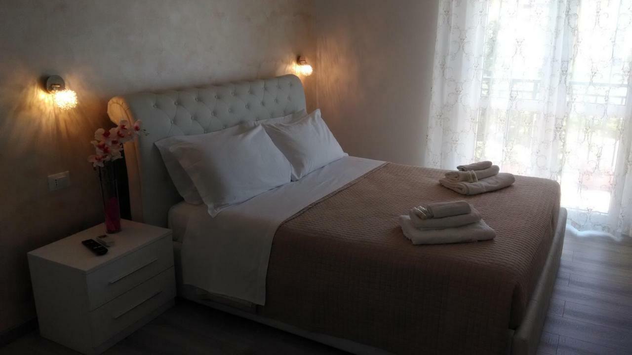 Viola Di Mare Rooms And Parking 테르몰리 외부 사진