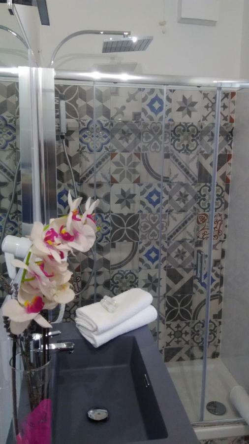 Viola Di Mare Rooms And Parking 테르몰리 외부 사진
