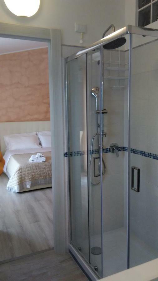 Viola Di Mare Rooms And Parking 테르몰리 외부 사진